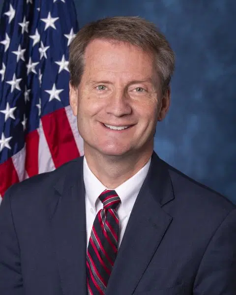 Congresista dice hay extraterrestres bajo el mar de Estados Unidos