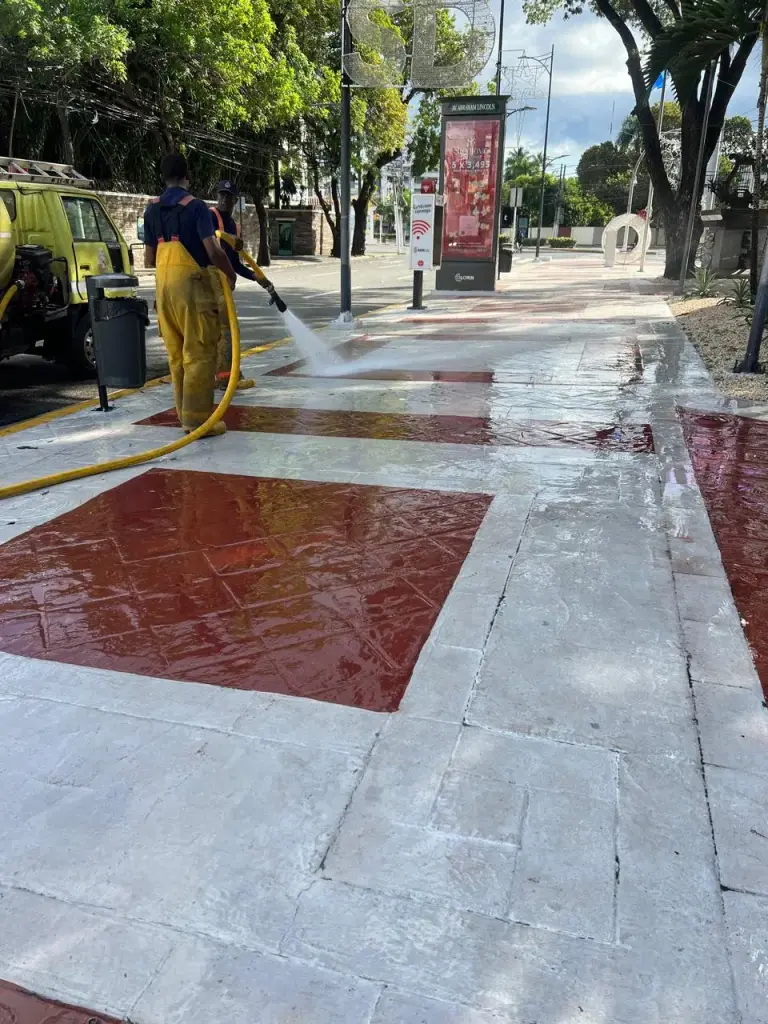 Alcaldía del DN refuerza operativos de limpieza por festividades de Año Nuevo