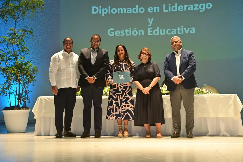 Instituto 512 certifica a 204 líderes educativos