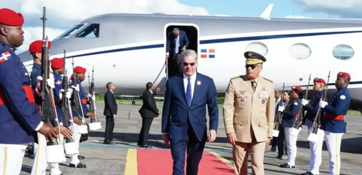 Presidente Abinader regresó al país tras participar en la toma de posesión de gobernadora, Jenniffer A. González Colón