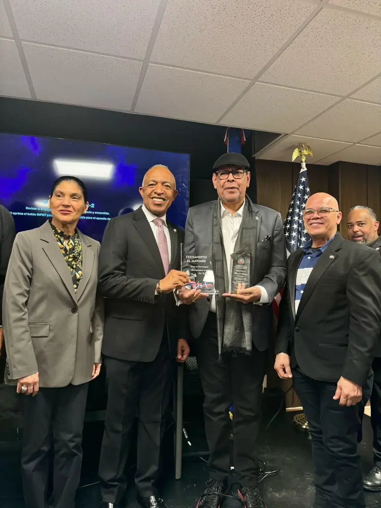 Consulado dominicano de New Jersey reconoce a Fernando Villalona