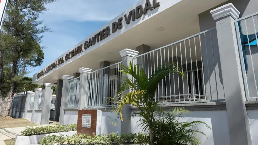 Abinader entrega Hospital Octavia Gautier de Vidal,