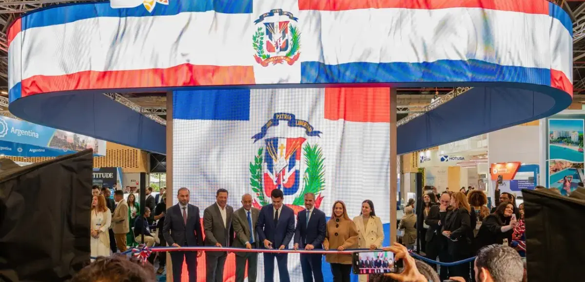 David Collado inaugura stand de RD en feria turística de ANATO, en Colombia