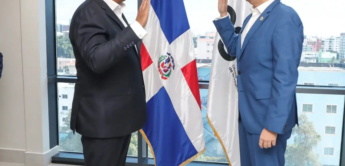 Juramentan nuevo director general de la OGTIC