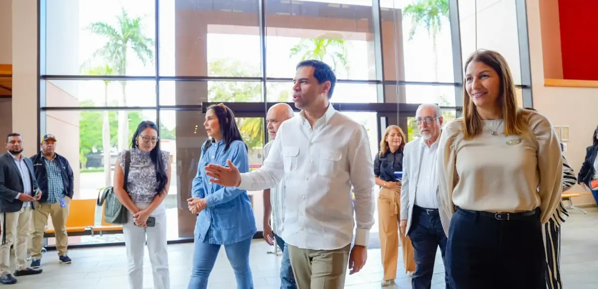 Roberto Ángel realiza recorrido por Santiago, SDE y Puerto Plata