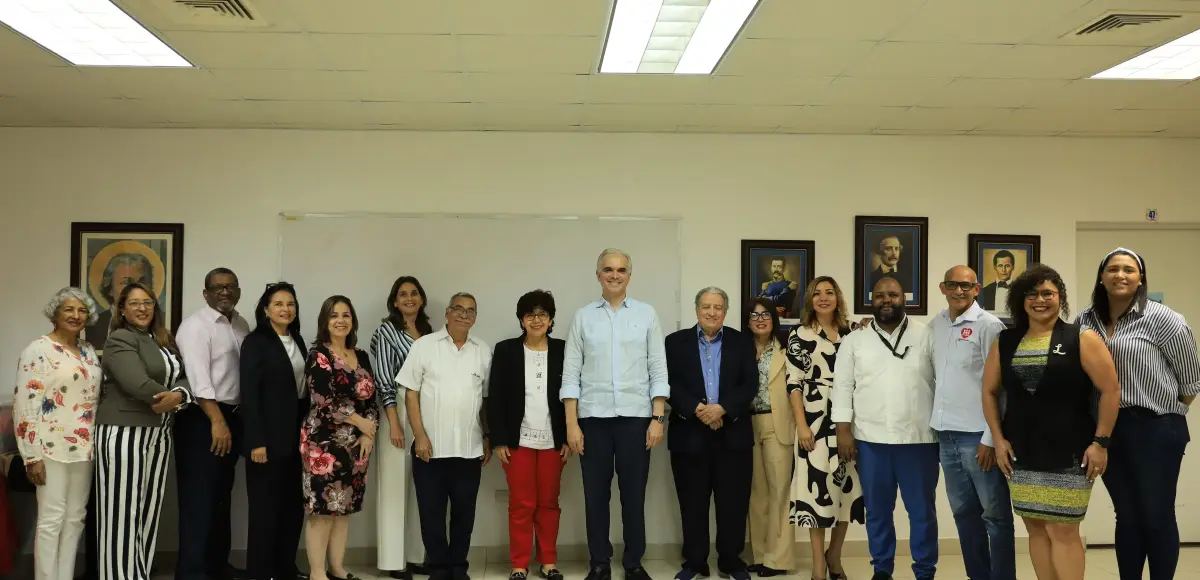 Luis Miguel De Camps sostiene encuentro con el Foro Socioeducativo