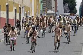 Ciclistas desnudos correrán por las calles en Australia