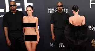 Desnuda en los Grammy 2025, lo único que faltaba