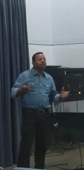 Profesor UASD dicta conferencia sobre “Las Tierras Raras en Pedernales”