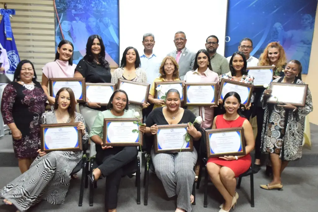CDP Santiago reconoce a mujeres periodistas