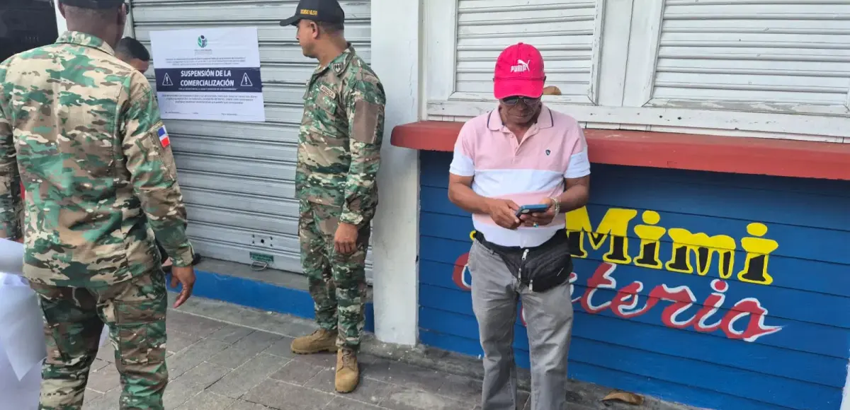 Pro Consumidor clausura negocios en Boca Chica