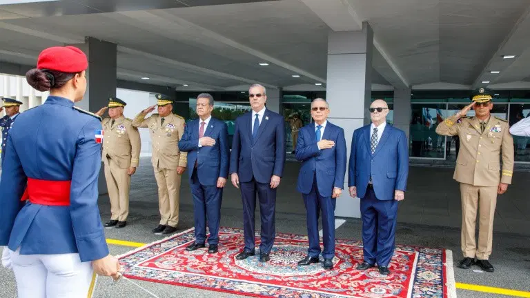 Encuentro histórico de ex presidentes con el presidente Abinader