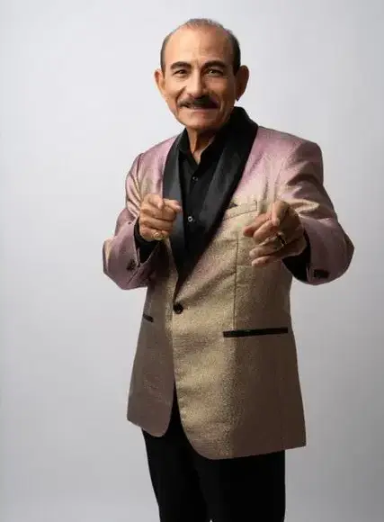 Charlie Aponte regresa a Santo Domingo con su concierto “Solo Éxitos”