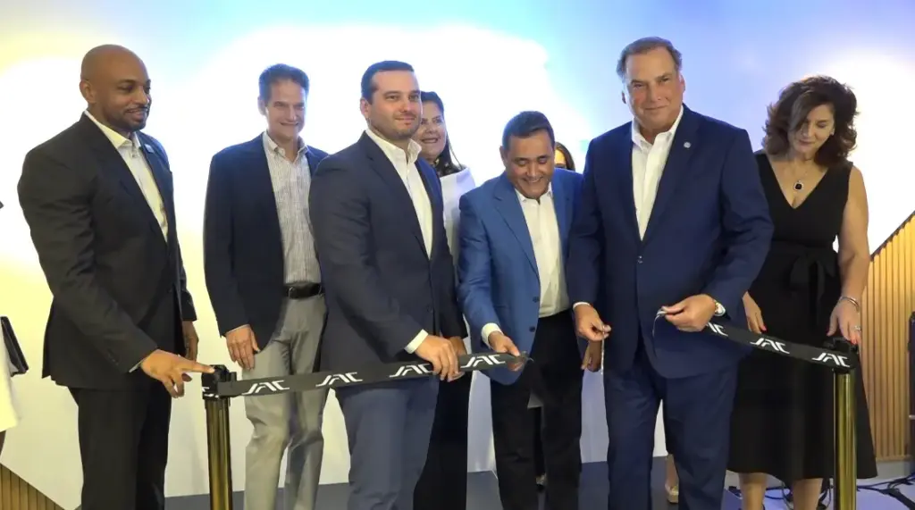 Grupo Viamar y JAC Motors inauguran su nuevo showroom
