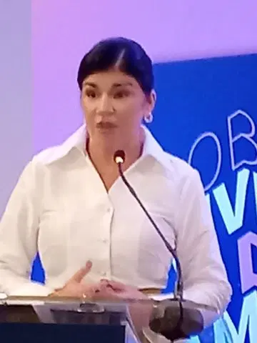 Ana Simó pone a circular libro “Sobrevivir al desamor”