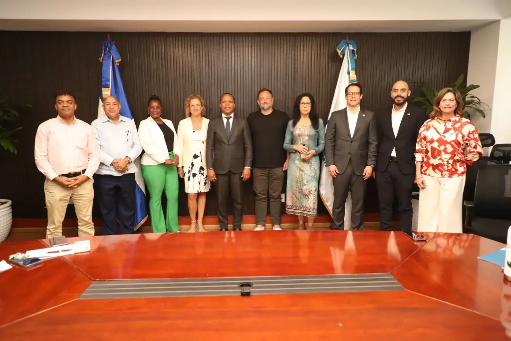 INTRANT y Nippy firman acuerdo estratégico para los motoconchos