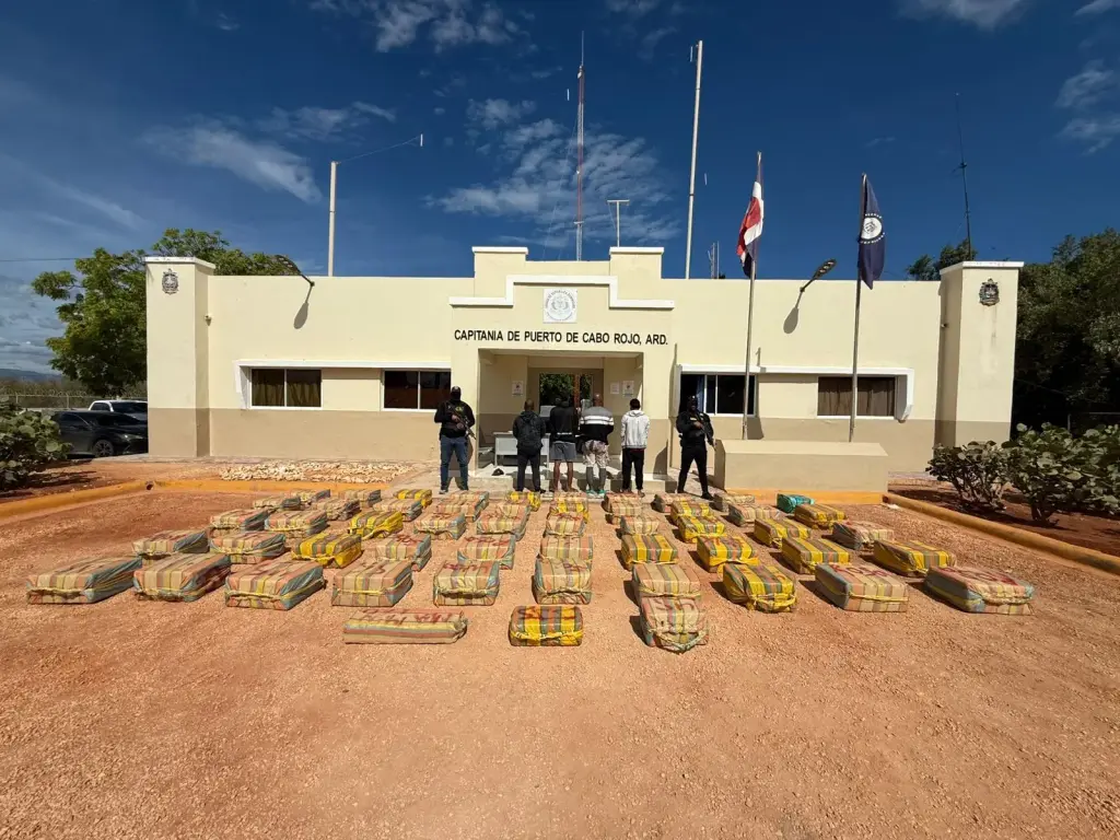 DNCD junto a otros organismos incautan 1, 536 paquetes de cocaína
