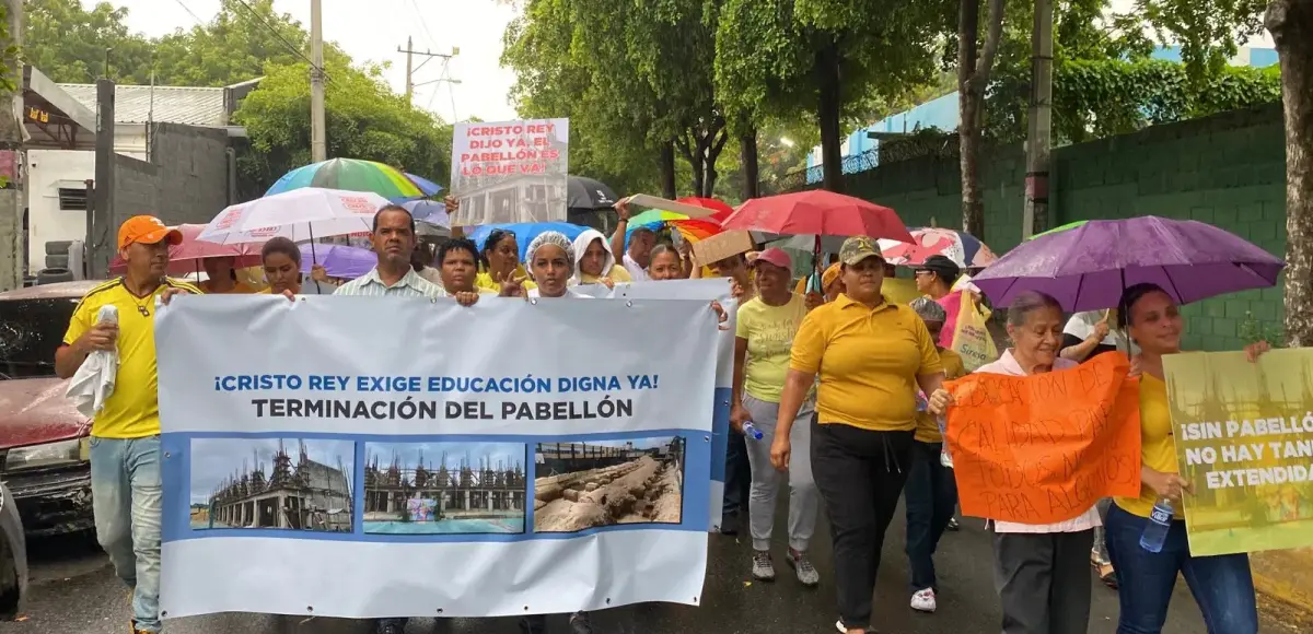 En Cristo Rey reiteran demanda terminen escuela