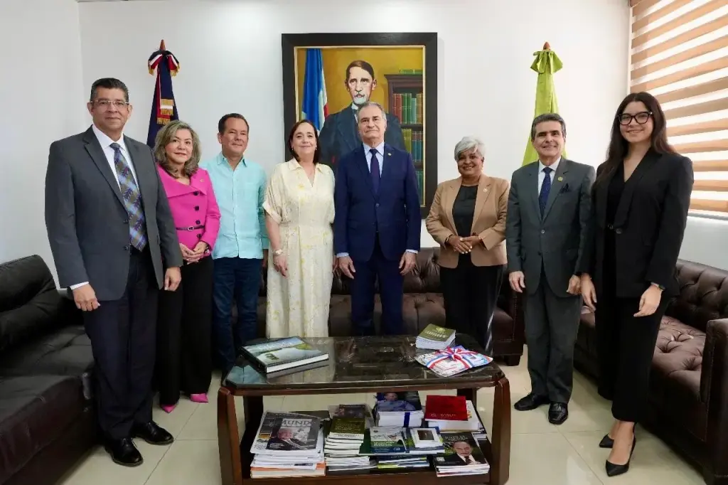Misión de IIDH Y CAPEL visitan Tribunal Superior Electoral