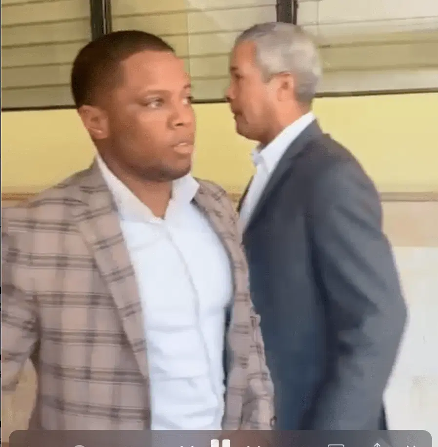 Empresario Kelvin Vásquez Santana se presenta ante Fiscalía de Santiago