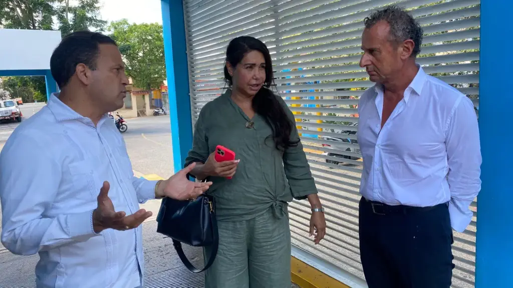 Diputado Román de Jesús y CCRDI gestionan construir hospital en Yamasá