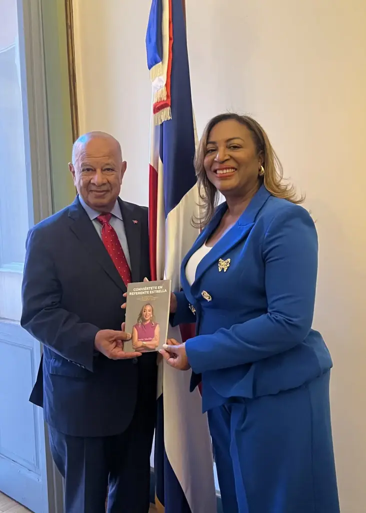 Irene Morillo concluye con éxito gira europea con su libro