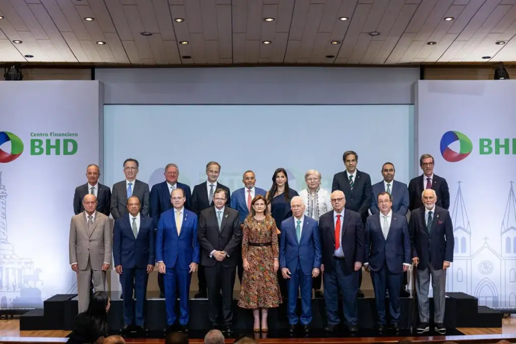 BHD dona $100 millones para preservar Ateneo Amantes de la Luz