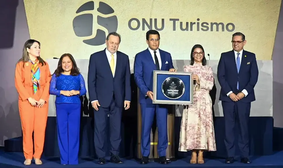 Destacan liderazgo regional de David Collado como ministro de Turismo