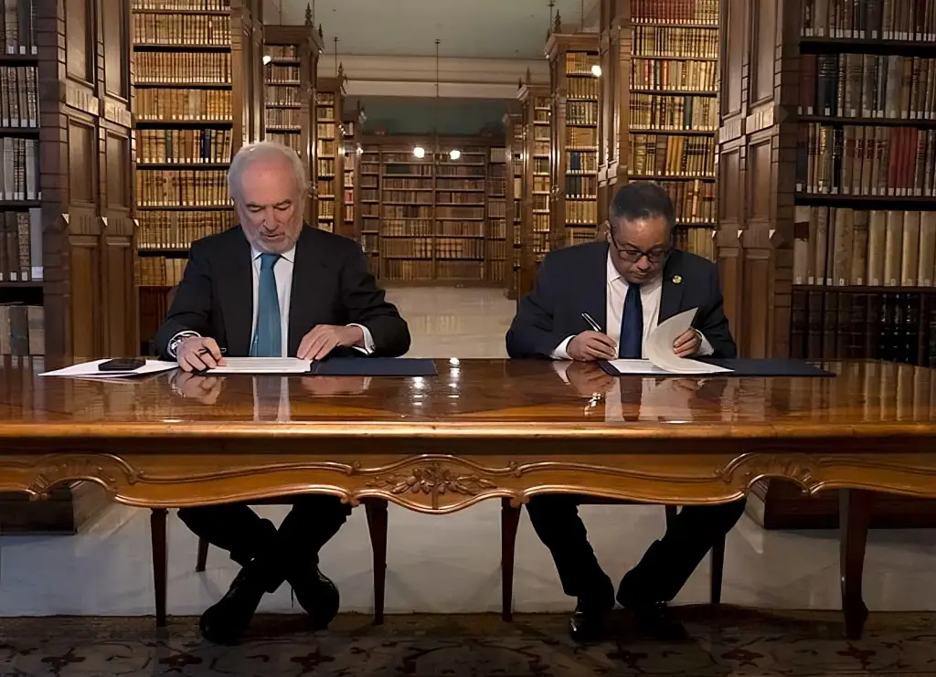 Tribunal Constitucional y RAE firman acuerdo de colaboración para uso claro del lenguaje