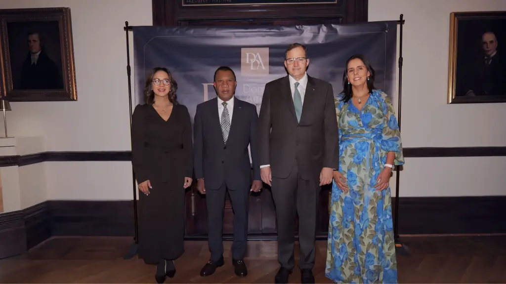 Presidente de BHD recibe premio de Cámara de Comercio Domínico Americana en NY
