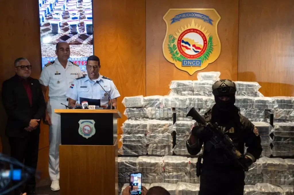 Otro golpe al narcotráfico, arrestan tres y ocupan 806 paquetes de cocaína