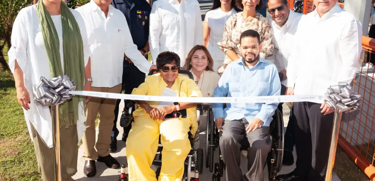 Alcaldía y APAP rehabilitan accesos inclusivos de 27 de Febrero con Churchill