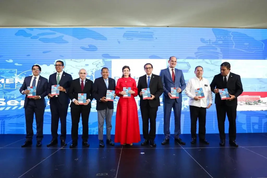 Raquel Peña inicia en el Cibao la entrega del Bono Navideño 2025