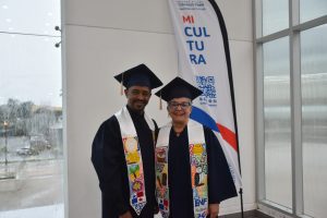 Cuatro dominicanos de 40 investidos se gradúan como especialistas en Folklore