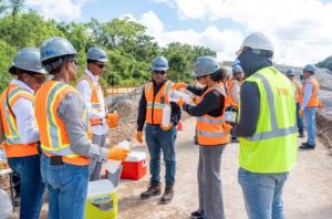 Barrick Pueblo Viejo celebra  jornada 56 de  Monitoreo Ambiental Participativo junto a comunidades