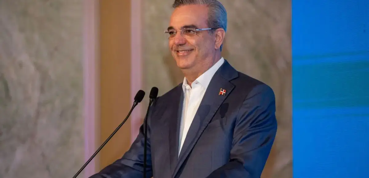 Presidente Abinader designa comisión técnica del Consejo del Seguro Nacional de Salud (CoSeNaSa)