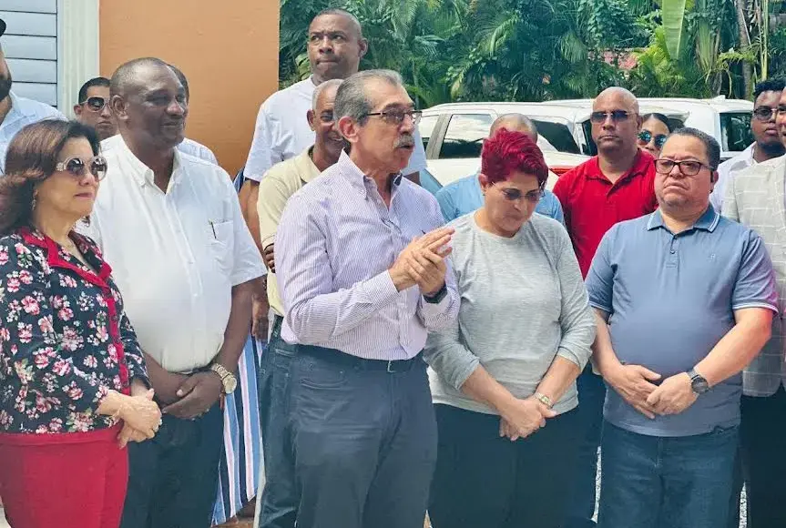 Asjana David analizó con académicos los principales problemas en las áreas de educación física de la UASD.