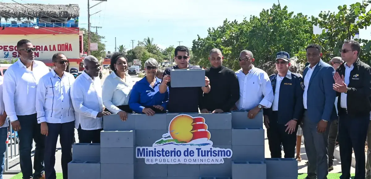 David Collado interviene otra playa de San Pedro de Macorís