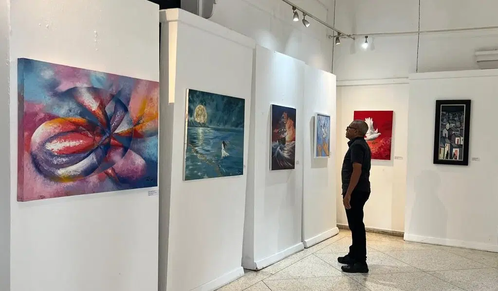 Inauguran exposición colectiva que invita a reflexionar sobre la paz