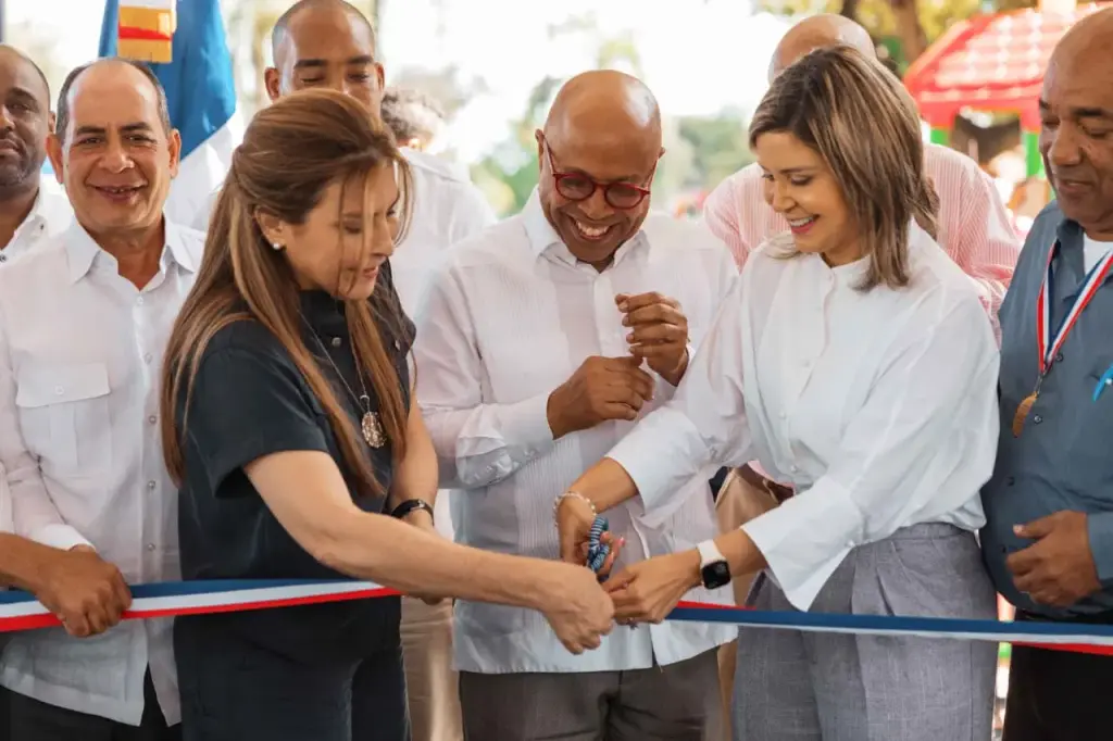 Carolina Mejía entrega primera etapa del bulevar y parque Pedro Livio Cedeño
