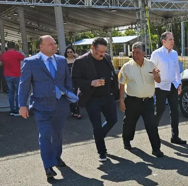 Presidente de Zomora Live se reúne con sectores turísticos y empresariales para consolidar Santiago como destino turístico