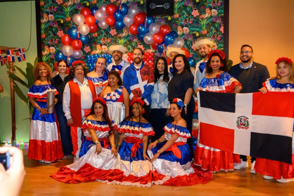 Celebran 182 aniversario de la Independencia en grande en Utrecht, Países Bajos