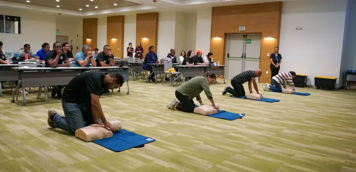 Cedimat y Ironman 70.3 Cap Cana realizan capacitación en RCP y soporte vital básico