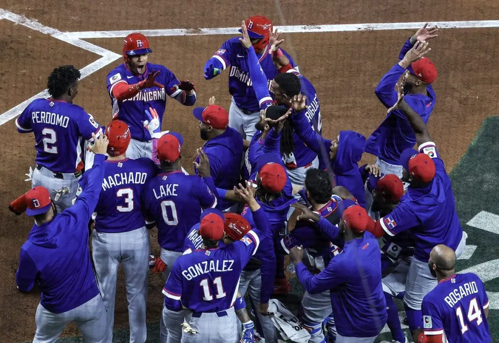 República Dominicana vence a Korea 10-0