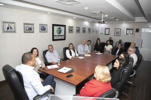 Pro Consumidor se reúne con representantes de supermercados para garantizar se cumpla con etiquetado y registro sanitario de producto