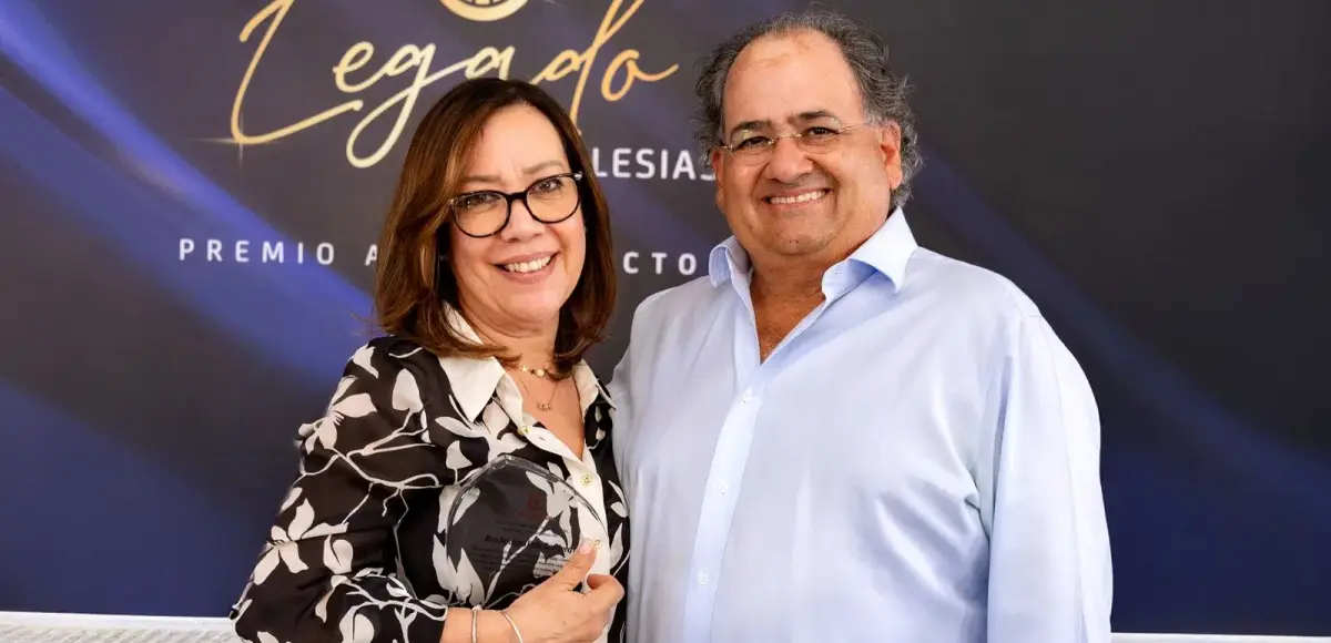 César Iglesias celebra su ‘Legado’ y reconoce 40 años de servicio Ana Feliz Cordero