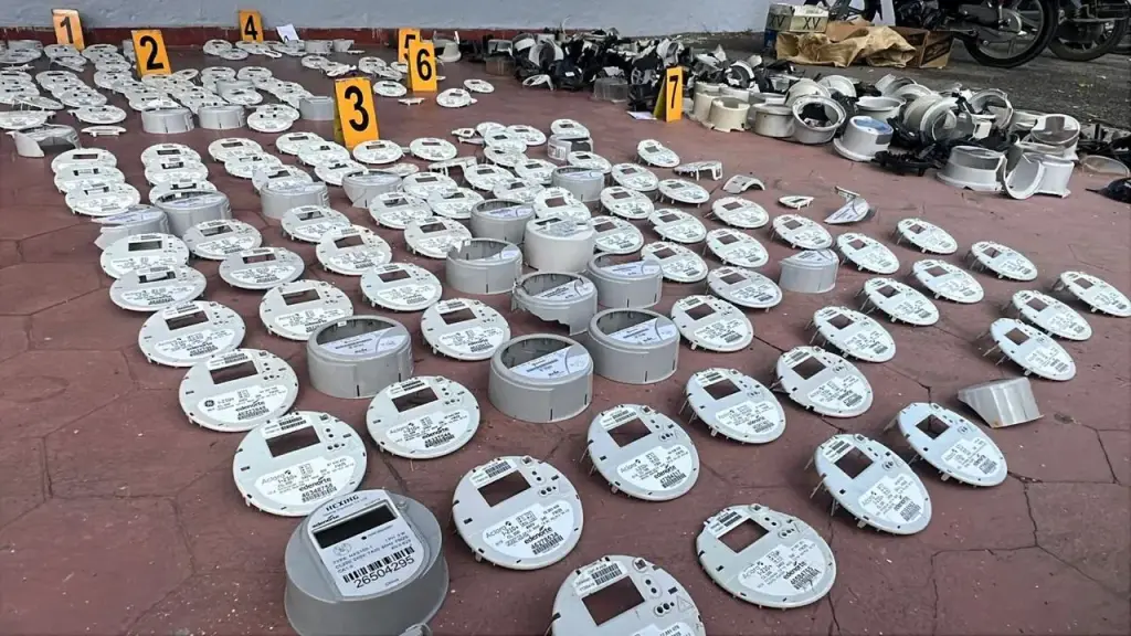 Apresan implicados en red de robo medidores en Santiago