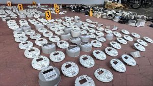 Apresan implicados en red de robo medidores en Santiago