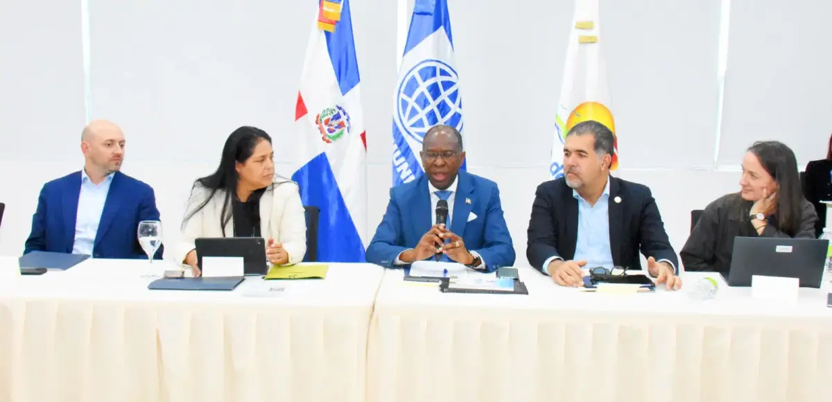 Funcionarios de MITUR presentan a ejecutivos del Banco Mundial plan estratégico para desarrollo turístico de Pedernales y la región Enriquillo