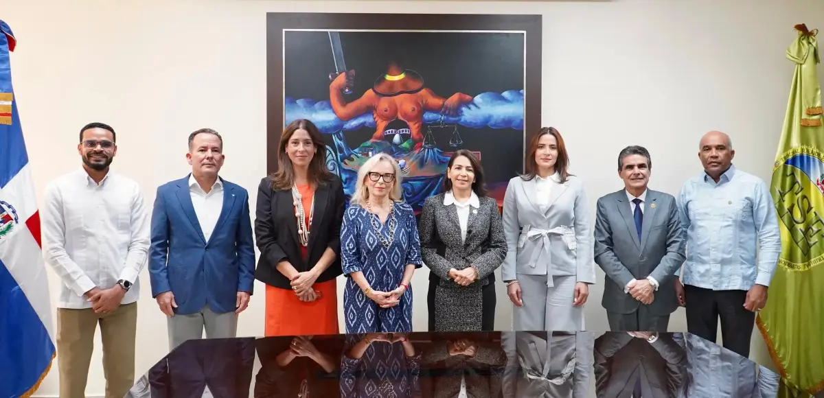 TSE recibe visita de la Unesco para impulsar cooperación interinstitucional